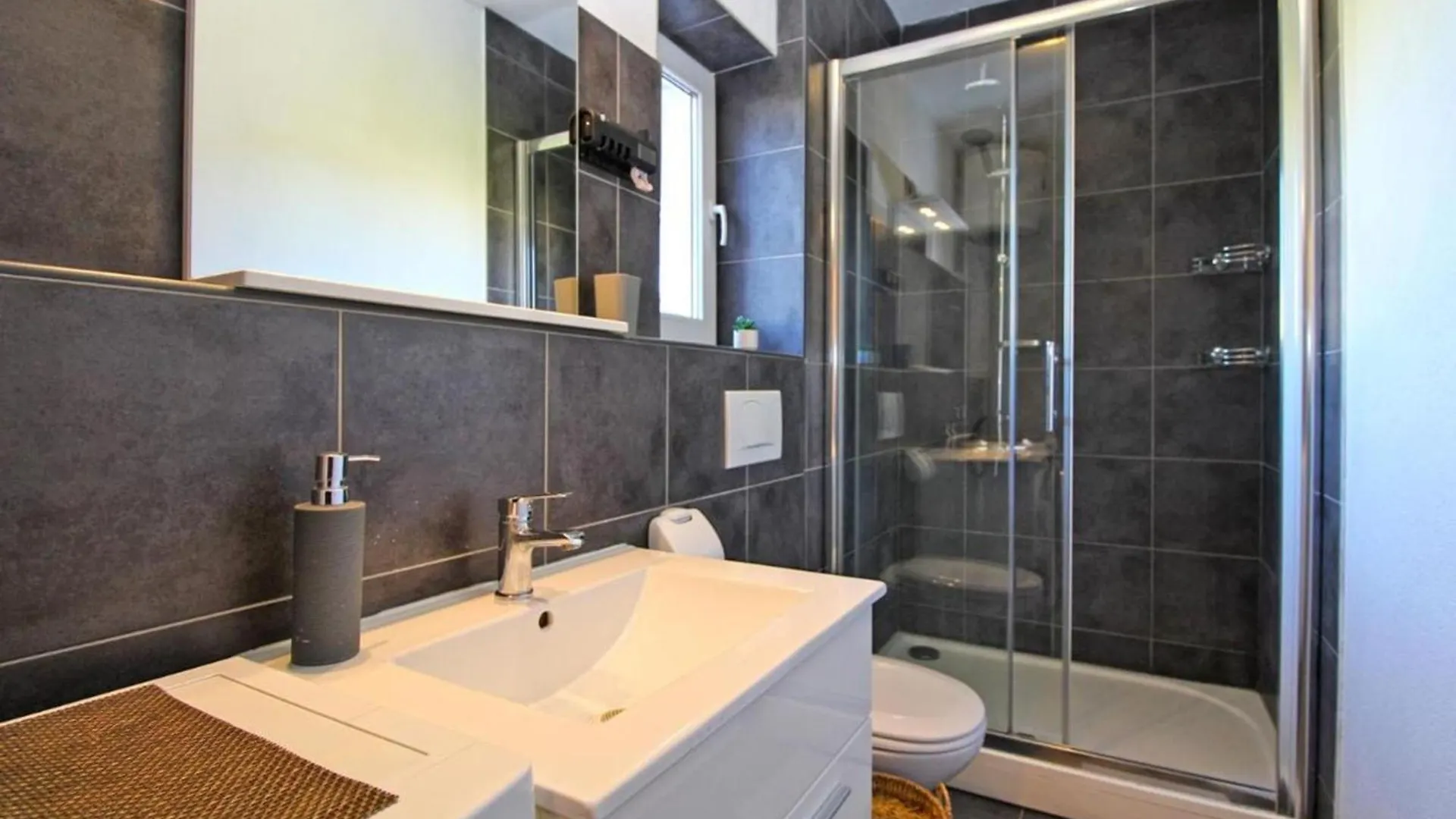 Spacious Apartment With Terrace And Bbq Fažana