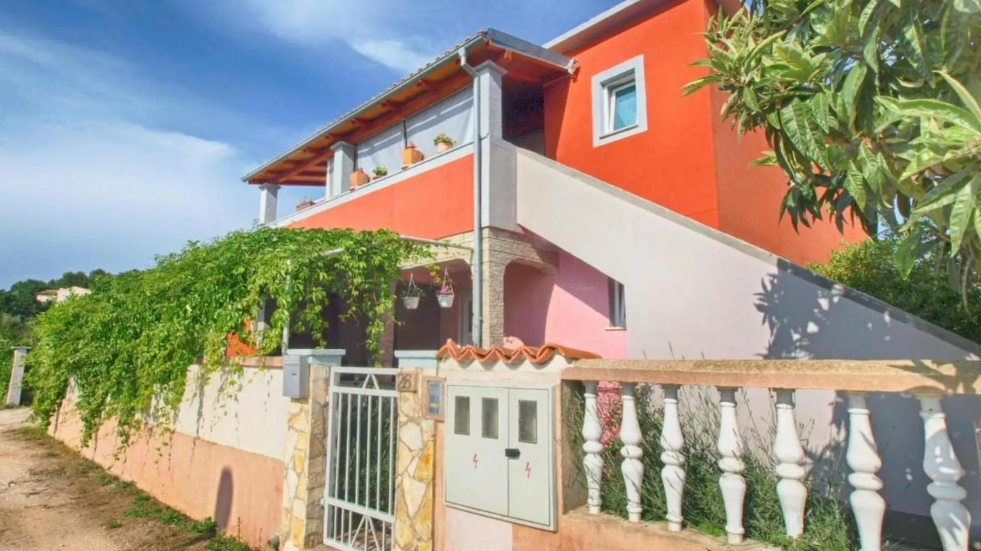 Spacious Apartment With Terrace And Bbq Fažana