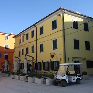 Hotell Phasiana, Fažana